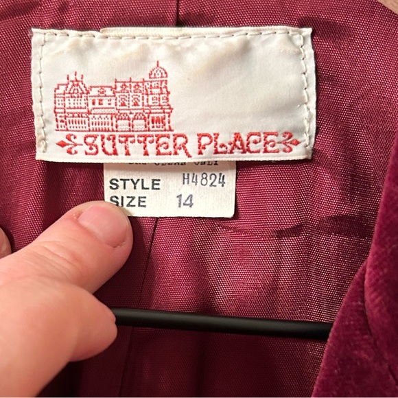 SUTTER PLACE VTG Burgundy Velvet fitted 2 button suit jacket. Size 14. - Picture 6 of 6